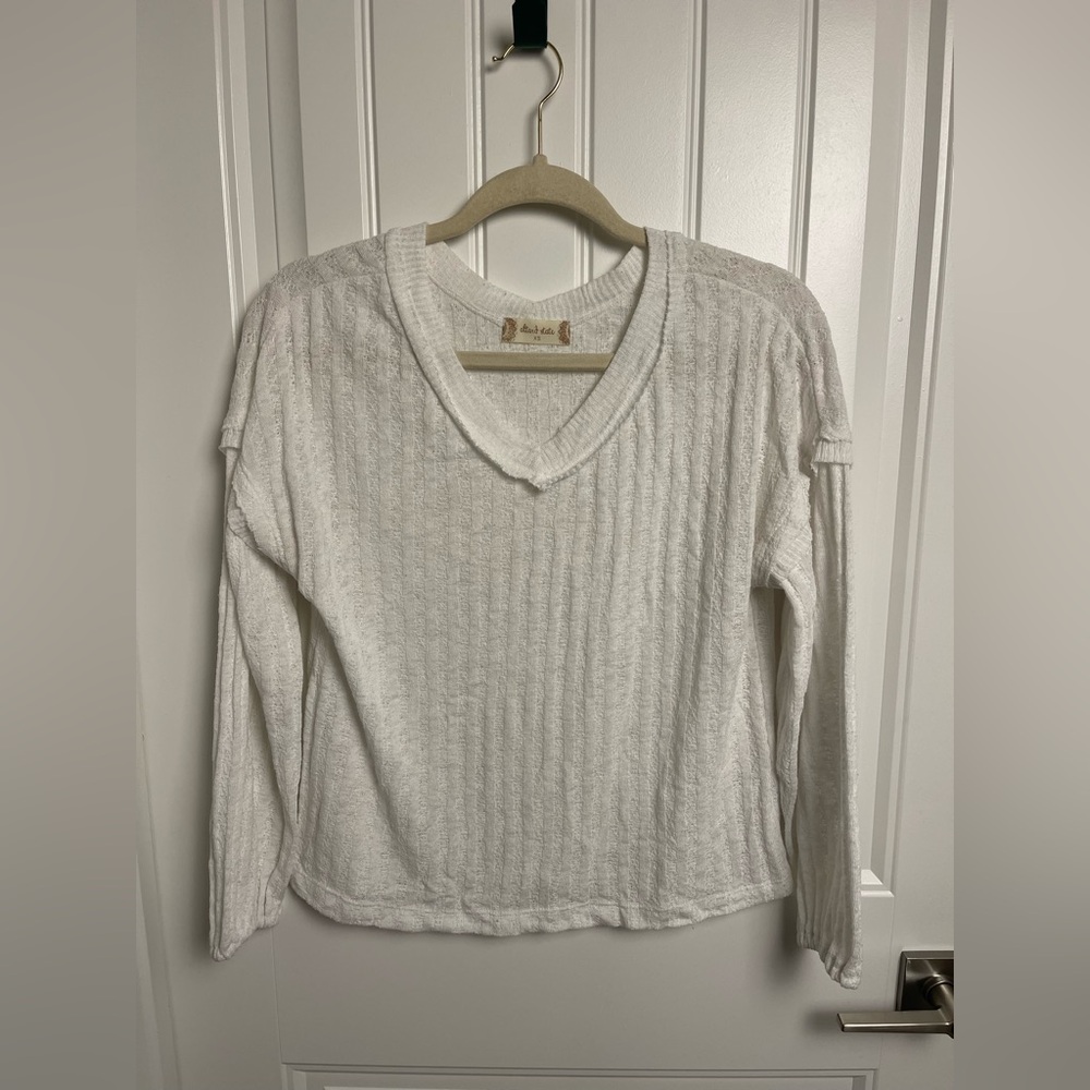 Altar’d State: White V-Neck Ribbed Women's Top